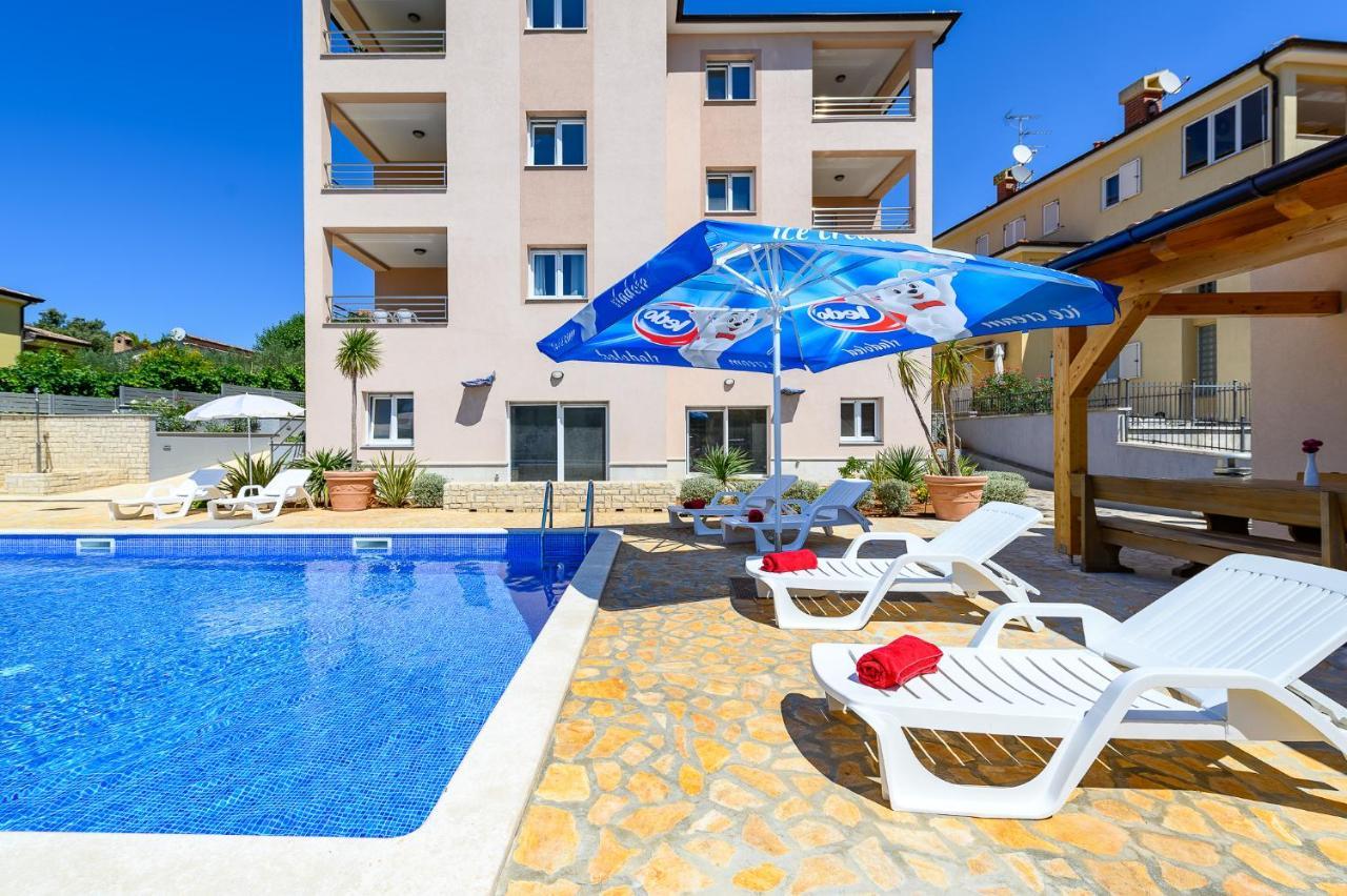 Stancija Amorozo 5 Poreč Exterior foto