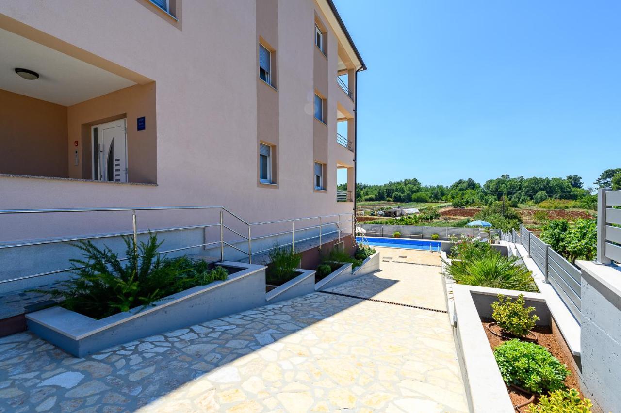Stancija Amorozo 5 Poreč Exterior foto