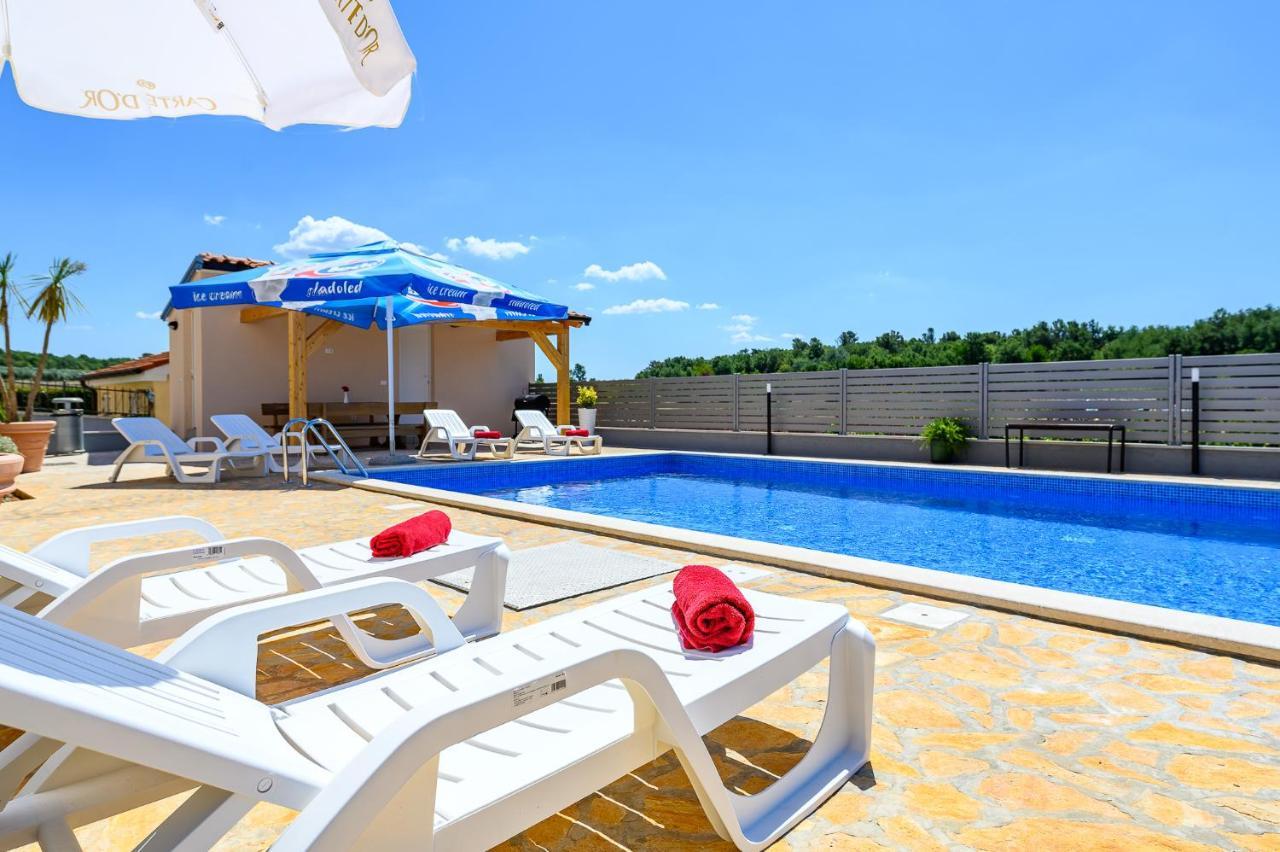 Stancija Amorozo 5 Poreč Exterior foto